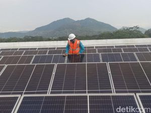 RI Bakal Gandeng Perusahaan China buat Bangun PLTS 100 GW RI Bakal Gandeng Perusahaan China buat Bangun PLTS 100 GW