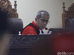 Video Hakim MK Sentil Kepala BNPB soal Bencana Sumatera Mencekam di Medsos