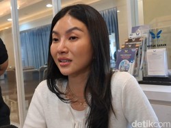 Sarwendah Persembahkan Buat Ayah: Replika Rumah hingga Kendaraan Ikut Dibakar