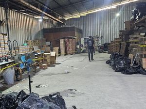 Pabrik Produksi Oli Palsu di Tangerang Digerebek Polisi, 8 Orang Ditangkap