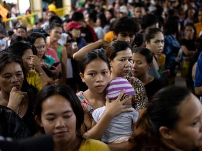 Sekolah Disulap Jadi Posko Bantuan Korban Banjir di Filipina