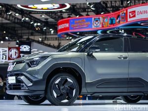 Respons Masyarakat Saat Suzuki Pamer Mobil Listrik Suzuki e Vitara Respons Masyarakat Saat Suzuki Pamer Mobil Listrik Suzuki e Vitara