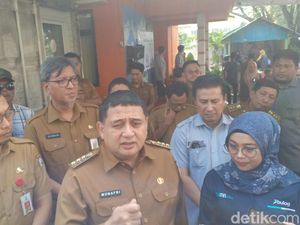 Bulog Salurkan Bantuan Beras 850 Ton untuk 40.727 Keluarga di Makassar Bulog Salurkan Bantuan Beras 850 Ton untuk 40.727 Keluarga di Makassar