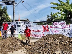 Tagih Janji Perbaikan Jalan, Warga Tanjungrejo Pati Blokade Pabrik Beton Tagih Janji Perbaikan Jalan, Warga Tanjungrejo Pati Blokade Pabrik Beton