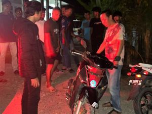 Pemuda di Mamuju Kepergok Curi Kotak Amal, Sempat Kabur-Tinggalkan Motor Pemuda di Mamuju Kepergok Curi Kotak Amal, Sempat Kabur-Tinggalkan Motor
