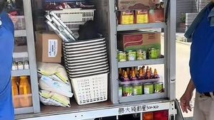 Warung Kelontong Indonesia Keliling Jepang, Jual Peyek hingga Cuanki!