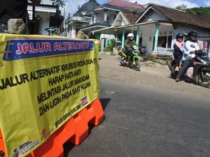 Ada Perbaikan Jalan, Jalur Gunung Gumitir Ditutup Hingga Akhir September Ada Perbaikan Jalan, Jalur Gunung Gumitir Ditutup Hingga Akhir September