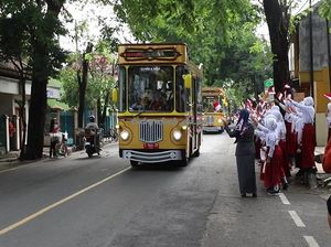 Viral Bus Sekolah Tuban Si Mas Ganteng, Gratis dan Unik! Viral Bus Sekolah Tuban Si Mas Ganteng, Gratis dan Unik!