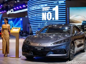 Debut Mewah Denza Z9 Ramaikan GIIAS 2025
