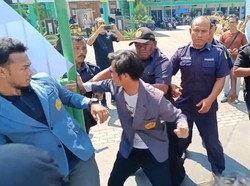 Demo Mahasiswa di Probolinggo Soal Ijazah-Pungli Diwarnai Ricuh