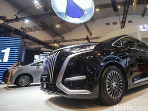 Video: Jadi MPV Listrik Terlaris, Denza D9 Diserbu Pengunjung GIIAS 2025 Video: Jadi MPV Listrik Terlaris, Denza D9 Diserbu Pengunjung GIIAS 2025