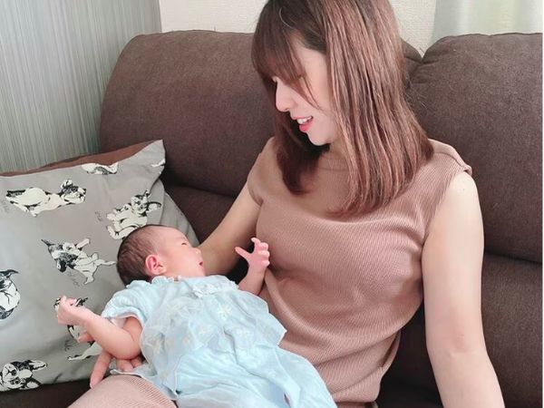 Potret Idol yang Dikira Masih Usia 20an, Tak Sangka Sudah Punya Cucu