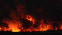 Pabrik Minyak di Medan Labuhan Terbakar Hebat