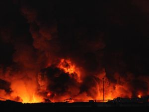 Pabrik Minyak di Medan Labuhan Terbakar Hebat