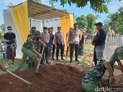 Polisi Bongkar Kuburan Lansia Korban Perampokan di Buleleng