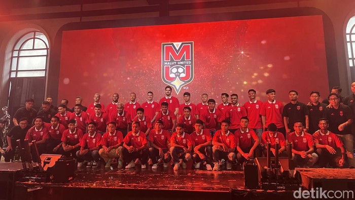 Skuad Malut United saat launching tim jelang Super League 2025/2026 di Sinduadi, Mlati, Sleman, Kamis (24/7/2025).