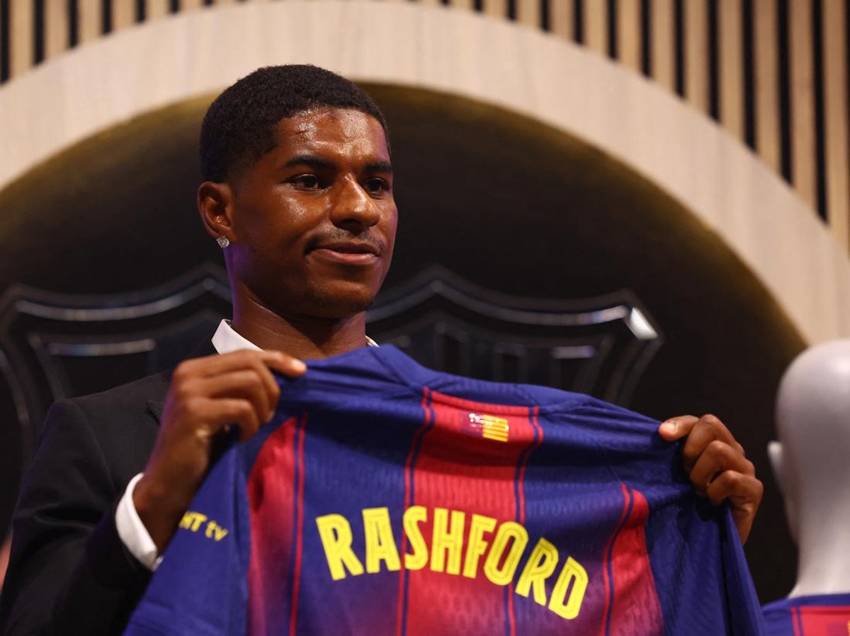 Marcus Rashford resmi berseragam Barcelona. (Foto: Albert Gea/REUTERS)