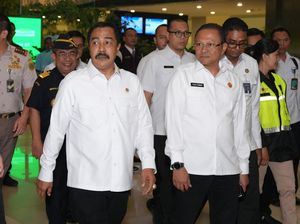 Menteri Imipas Tinjau Sejumlah Inovasi Pelayanan Imigrasi Bandara Soetta Menteri Imipas Tinjau Sejumlah Inovasi Pelayanan Imigrasi Bandara Soetta