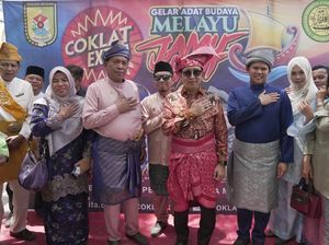 Hadiri Upacara Jamu Laut, Menbud Ajak Masyarakat Lestarikan Budaya Melayu