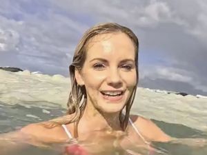 Viral Influencer Berenang di Tengah Limbah, Airnya Masuk ke Mulut Viral Influencer Berenang di Tengah Limbah, Airnya Masuk ke Mulut