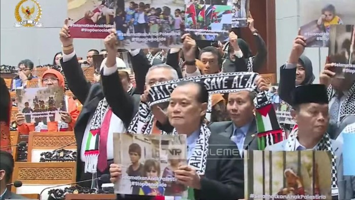 Ketika Solidaritas untuk Palestina Bergema di Gedung DPR