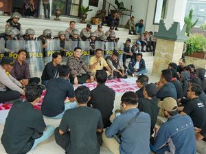 Anggota DPRD Lombok Timur Dituding Jadi Makelar Dana Pokir Anggota DPRD Lombok Timur Dituding Jadi Makelar Dana Pokir