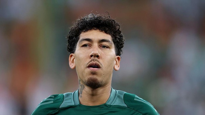 Roberto Firmino JEDDAH, SAUDI ARABIA - MAY 03: Roberto Firmino of Al-Ahli Saudi looks on as he warms up prior to the AFC Champions League Elite Final between Al Ahli and Kawasaki Frontale at King Abdullah Sports City Hall Stadium on May 03, 2025 in Jeddah, Saudi Arabia. (Photo by Yasser Bakhsh/Getty Images)