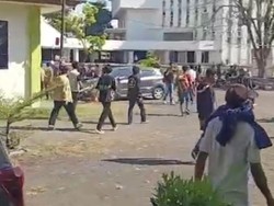 Polisi Siagakan Personel Usai OTK Bawa Sajam-Busur Satroni 5 Kampus Makassar