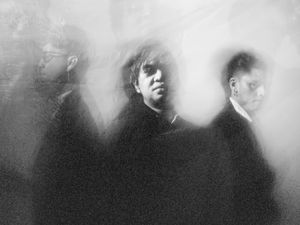 Distorsi Keras Shadowbourne, Lahir dari Anak Mendiang Chrisye Distorsi Keras Shadowbourne, Lahir dari Anak Mendiang Chrisye