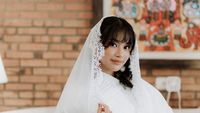 8 Foto Pengajian Adira Putri Ikke Nurjanah Jelang Pernikahan, Serba Putih