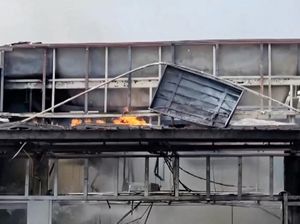 Video: Detik-detik Drone Thailand Jatuhkan Bom ke Gudang Senjata Kamboja