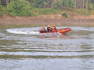 Bocah 6 Tahun di Muara Enim Hilang Terseret Arus Saat Mandi di Sungai Lematang Bocah 6 Tahun di Muara Enim Hilang Terseret Arus Saat Mandi di Sungai Lematang