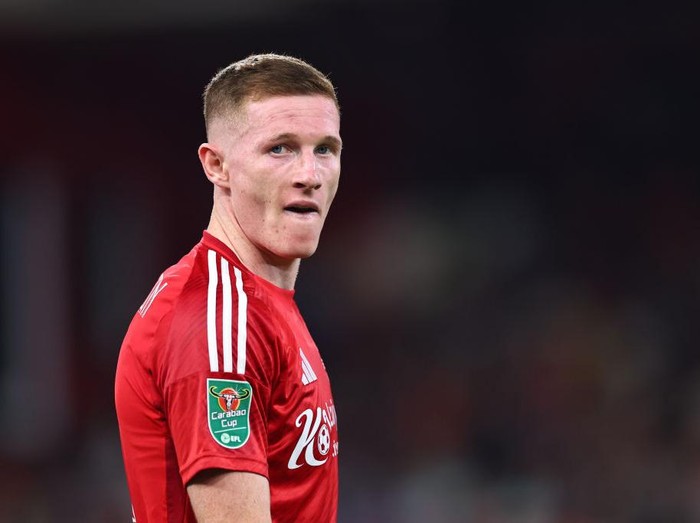 NOTTINGHAM, ENGLAND - AUGUST 28: Elliot Anderson of Nottingham Forest during the Carabao Cup Second Round match between Nottingham Forest and Newcastle United at City Ground on August 28, 2024 in Nottingham, England. (Photo by Robbie Jay Barratt - AMA/Getty Images)