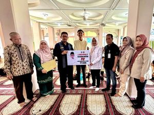 Andre Rosiade Salurkan Ribuan Beasiswa Program Indonesia Pintar di Sumbar