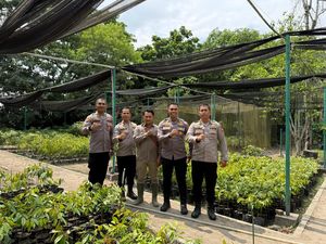 Bank Pohon Polda Riau Kini Punya Ribuan Bibit Dukung Green Policing Bank Pohon Polda Riau Kini Punya Ribuan Bibit Dukung Green Policing