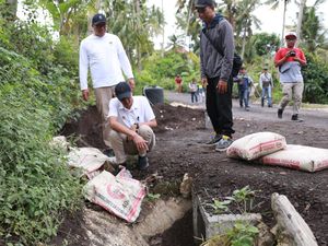 Pemkab Klungkung Gelontorkan Rp 6,3 M untuk Perbaikan Jalan di Nusa Penida Pemkab Klungkung Gelontorkan Rp 6,3 M untuk Perbaikan Jalan di Nusa Penida