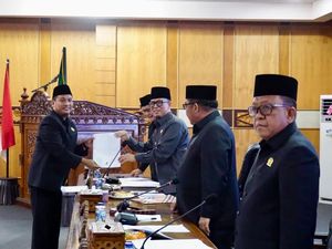 Fraksi di DPRD OKU Setujui Raperda Pertanggungjawaban APBD 2024 Fraksi di DPRD OKU Setujui Raperda Pertanggungjawaban APBD 2024