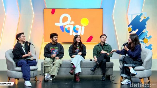Komedi Getir nan Menyentil di Film Tinggal Meninggal