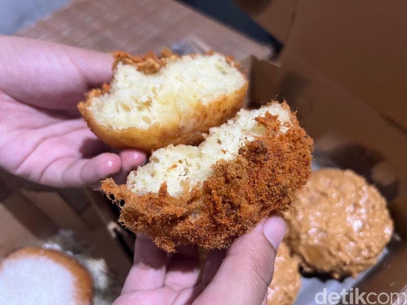 Donat Pinkan Mambo