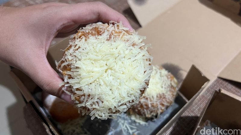Donat Pinkan Mambo