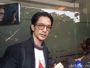 Kimberly Ryder Sayangkan Sikap Edward Akbar saat Temui Ibunya Kimberly Ryder Sayangkan Sikap Edward Akbar saat Temui Ibunya
