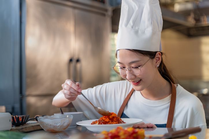 5 Fakta di Balik Topi Chef yang Ikonik, Desainnya Tak Sembarangan