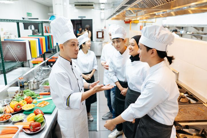 5 Fakta di Balik Topi Chef yang Ikonik, Desainnya Tak Sembarangan