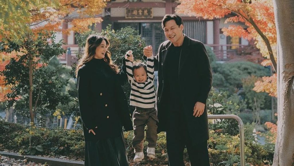 Fendy Chow Overthinking, Pisah Pesawat Sama Istri Demi Anak Fendy Chow Overthinking, Pisah Pesawat Sama Istri Demi Anak