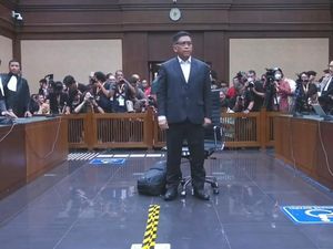 Hakim Peringatkan Pengunjung Sidang Vonis Hasto Kristiyanto Tak Buat Gaduh Hakim Peringatkan Pengunjung Sidang Vonis Hasto Kristiyanto Tak Buat Gaduh