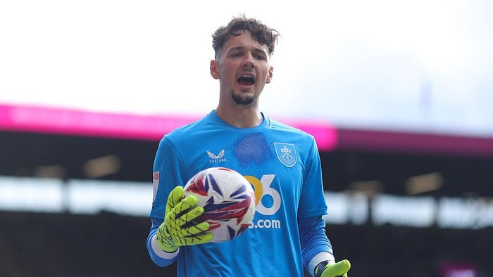 BURNLEY, ENGLAND - APRIL 21: James Trafford of Burnley during the Sky Bet Championship match between Burnley FC and Sheffield United FC at Turf Moor on April 21, 2025 in Burnley, England. (Photo by James Gill - Danehouse/Getty Images)