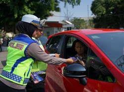 Polda Jateng Beri Hadiah bagi Warga Taat Pajak Kendaraan