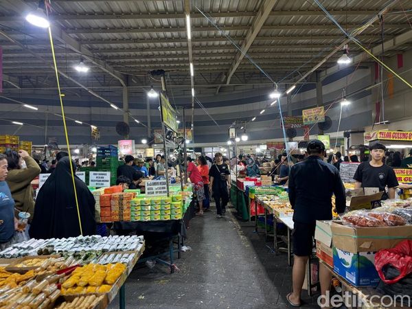 Tak Pernah Sepi, Ini Suasana Pasar Kue Subuh Senen Berusia 40 Tahun