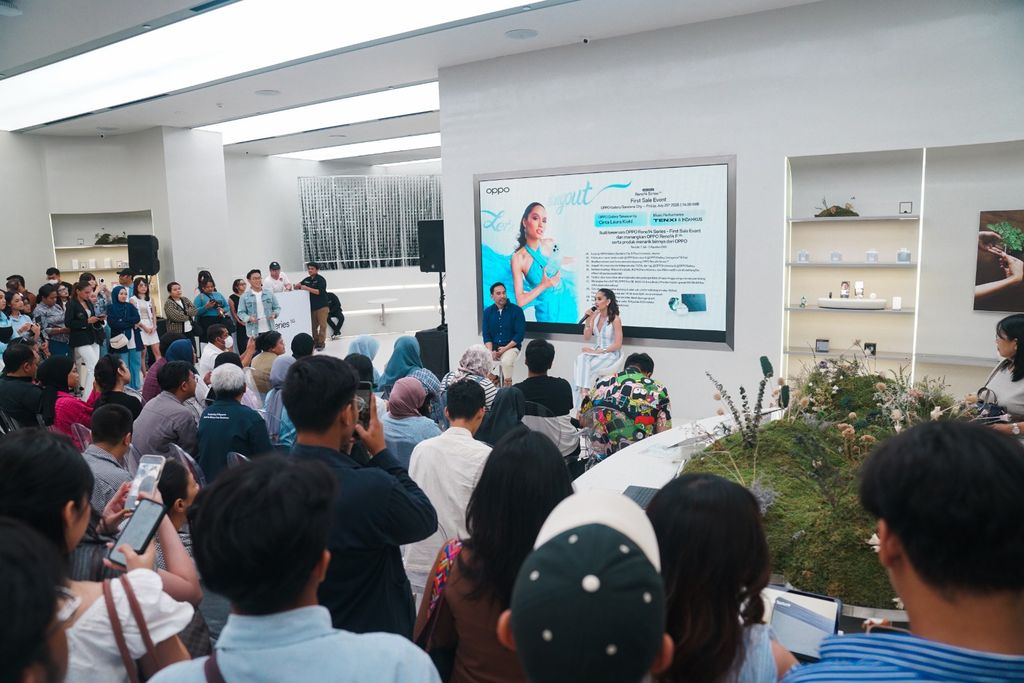 Penjualan Perdana OPPO Reno14 Series dimeriahkan oleh Cinta Laura Takeover OPPO Gallery
