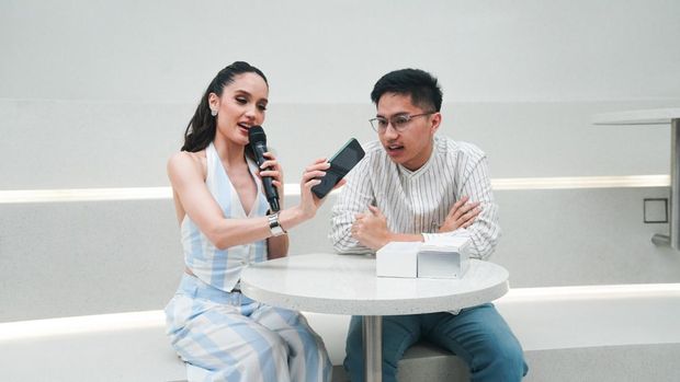 Penjualan Perdana OPPO Reno14 Series dimeriahkan oleh Cinta Laura Takeover OPPO Gallery